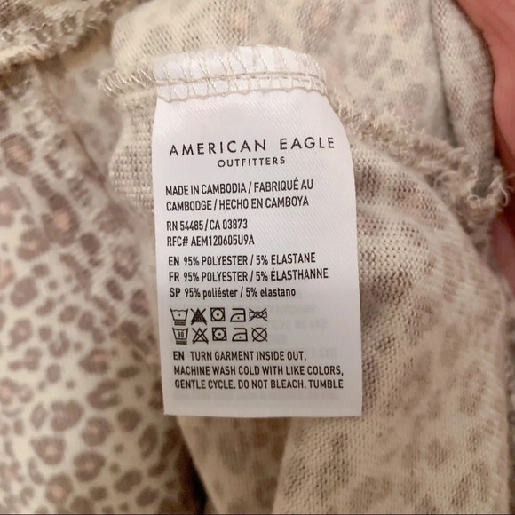 American Eagle Super Soft Leopard V-Neck Long Sleeve Pullover - Picture 5 of 5